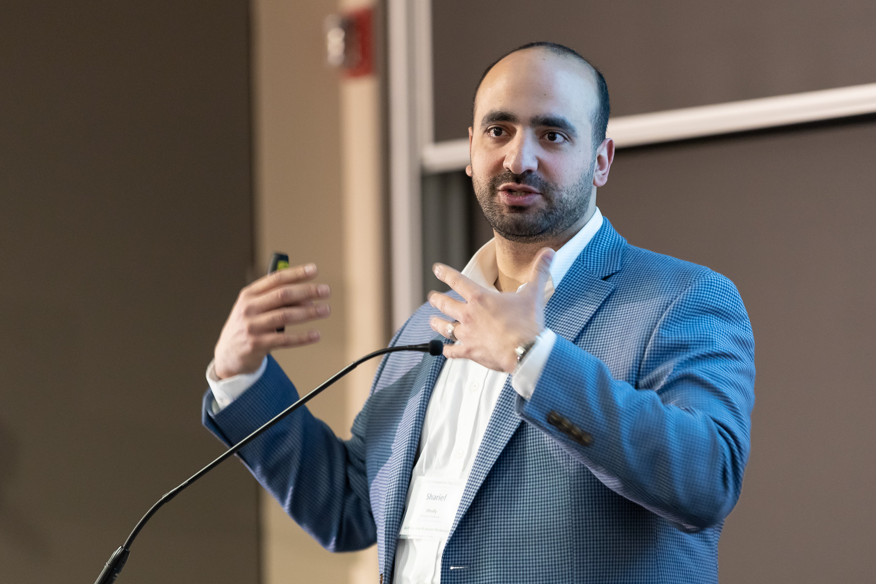 Sharief Oteafy, assistant professor in the College of Computing and Digital Media, presents his project, Next Generation Networking (NexGeN) Lab that will establish the very first Internet of Things (IoT) lab at DePaul. (DePaul University/Jeff Carrion)